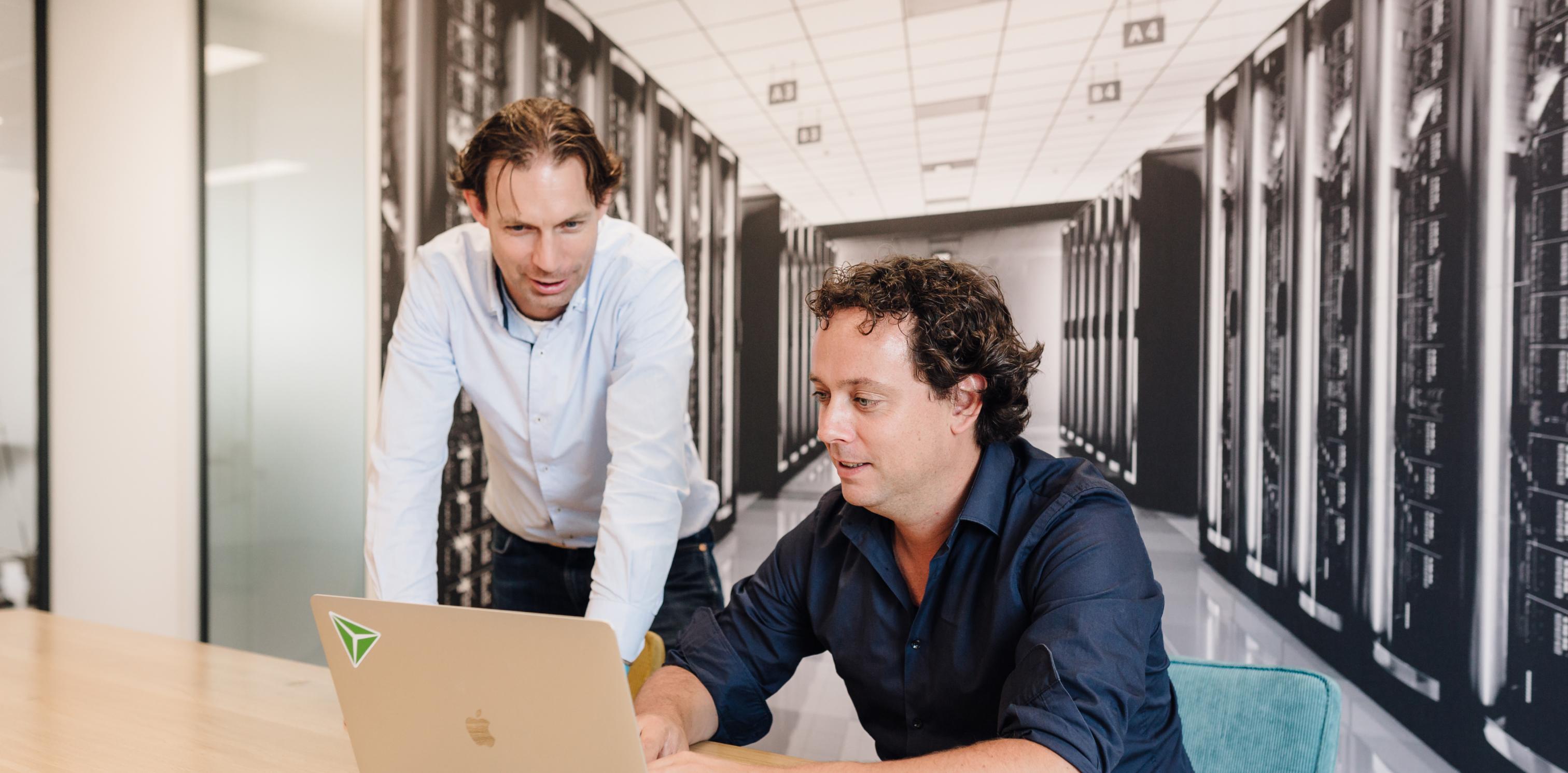 Dit is een foto van een boot